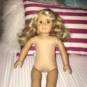 AMERICAN GIRL DOLL
